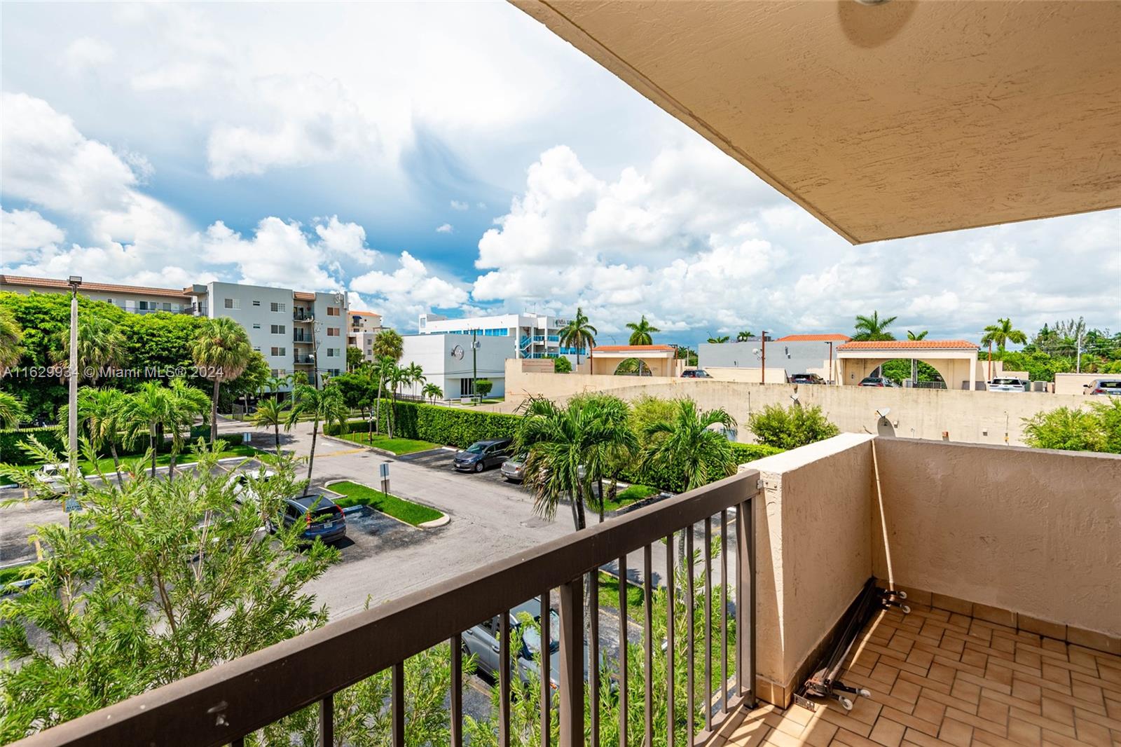 WESTCHESTER POINT CONDO - Residential Lease