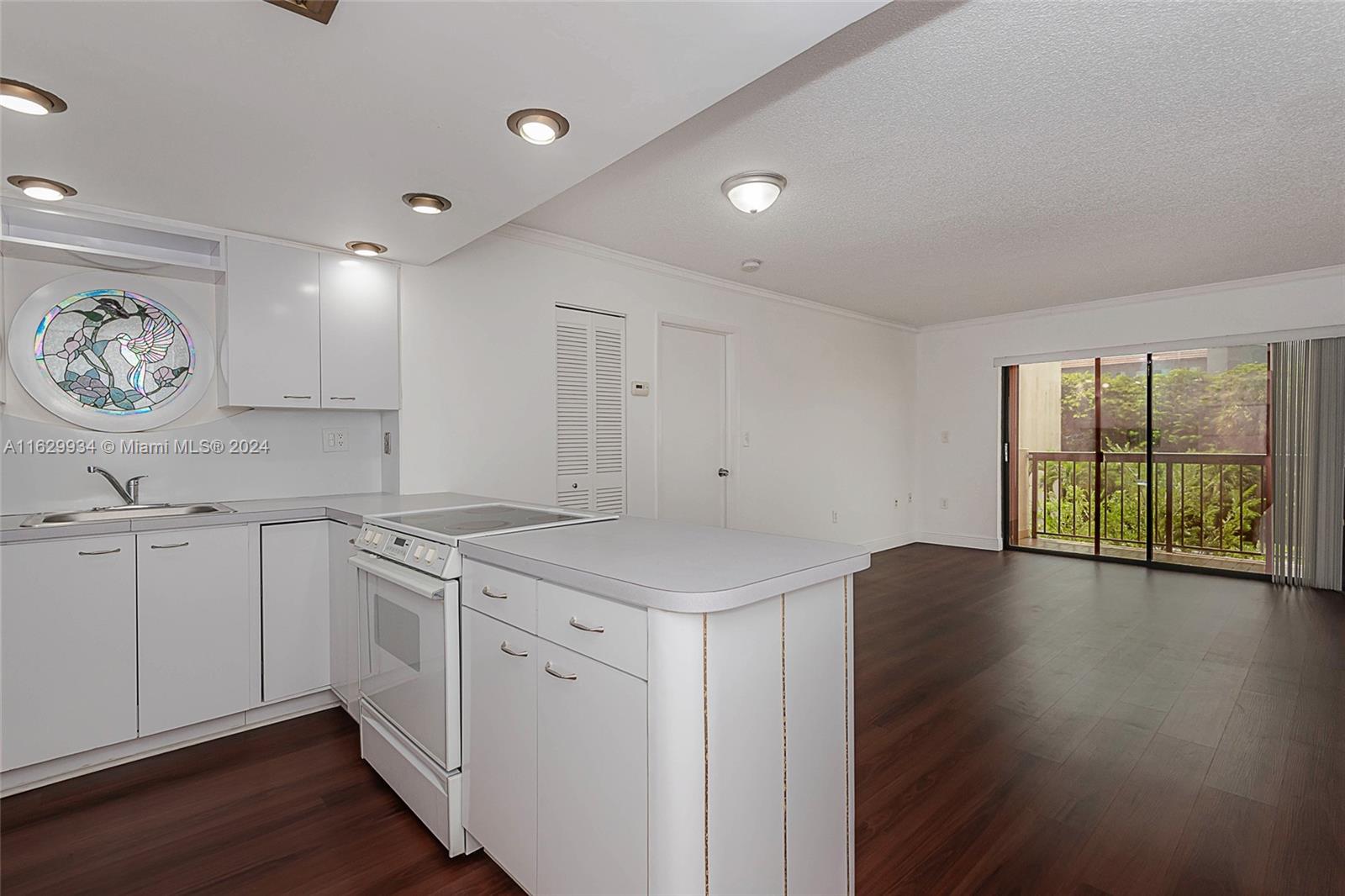 WESTCHESTER POINT CONDO - Residential Lease