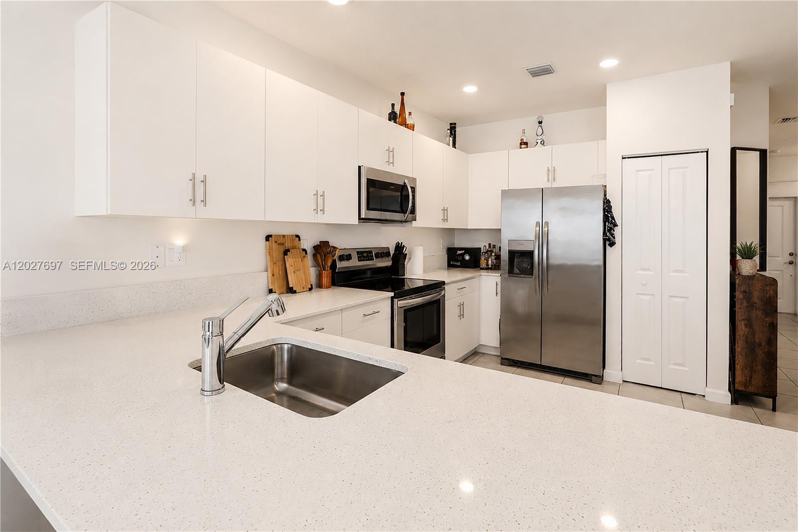 PINE ISLE - Residential