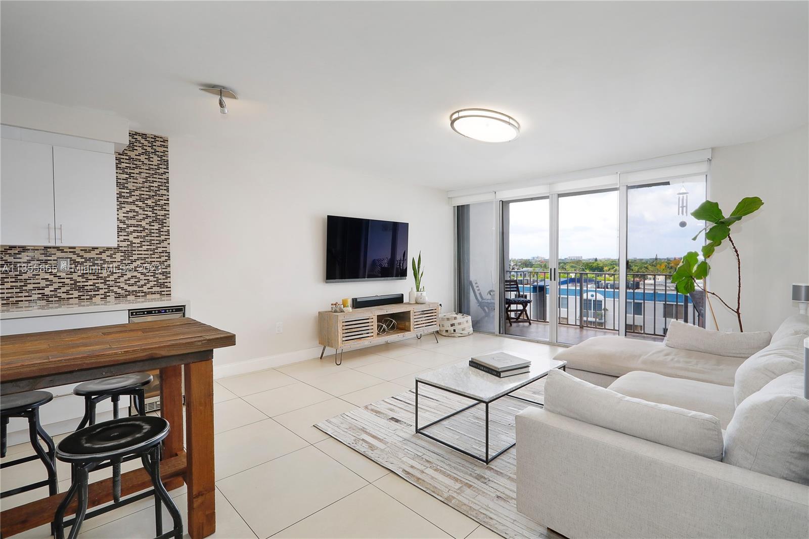RIVER RUN CONDO PH I - Residential