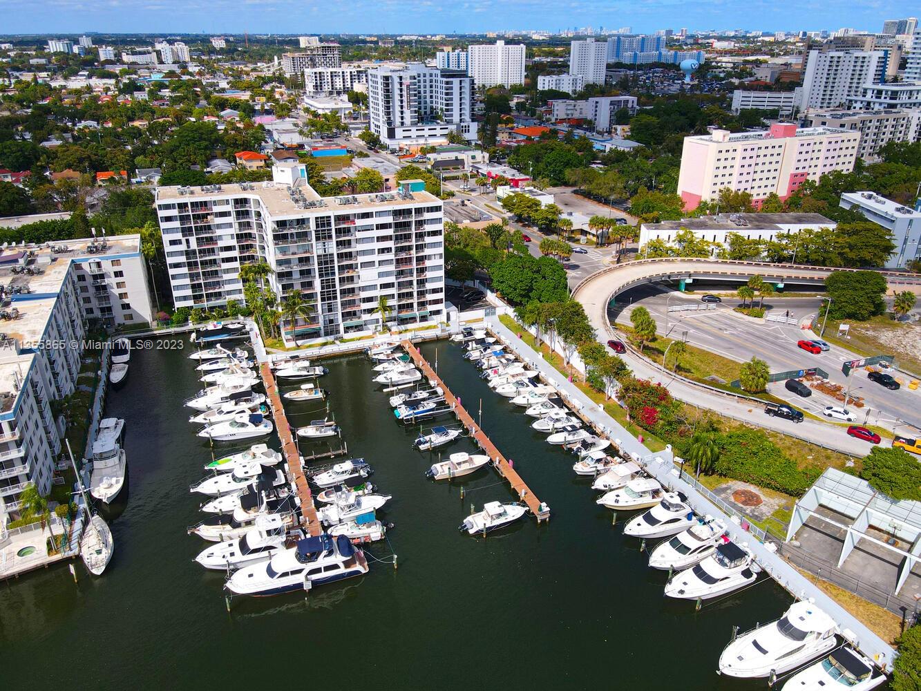 RIVER RUN CONDO PH I - Residential