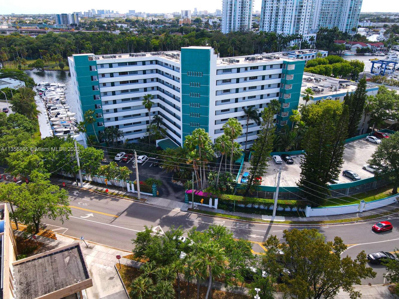 RIVER RUN CONDO PH I - Residential