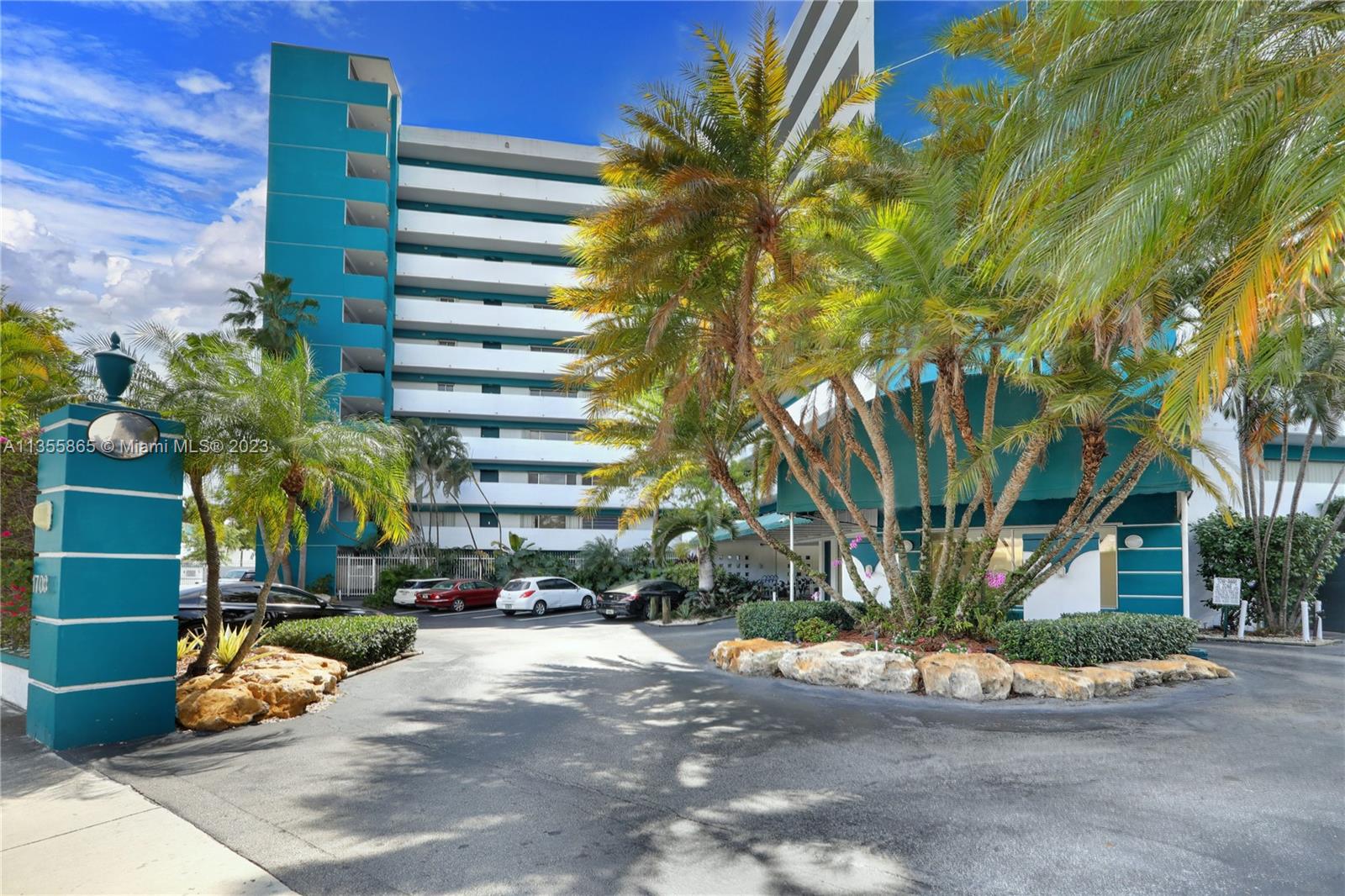 RIVER RUN CONDO PH I - Residential