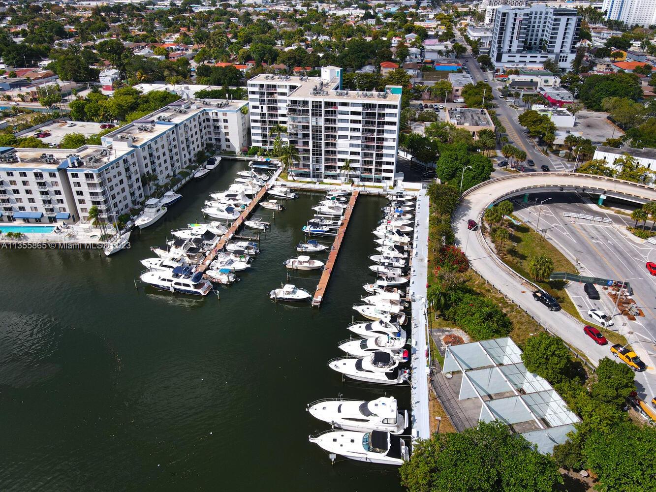 RIVER RUN CONDO PH I - Residential