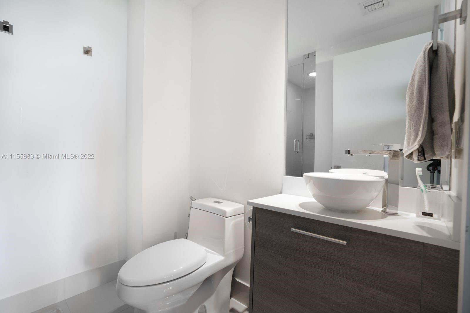 PARAISO BAY CONDO - Residential Lease
