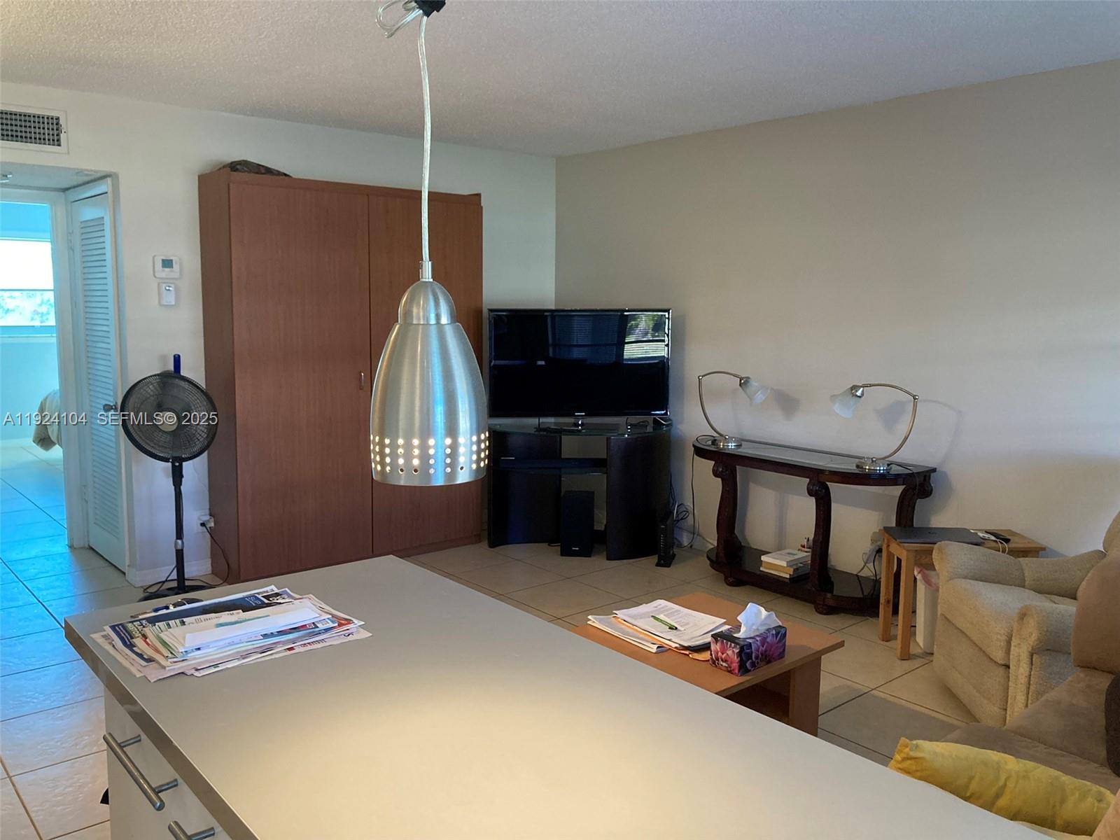 BEVERLY HILLS CONDO NUMBE - Residential