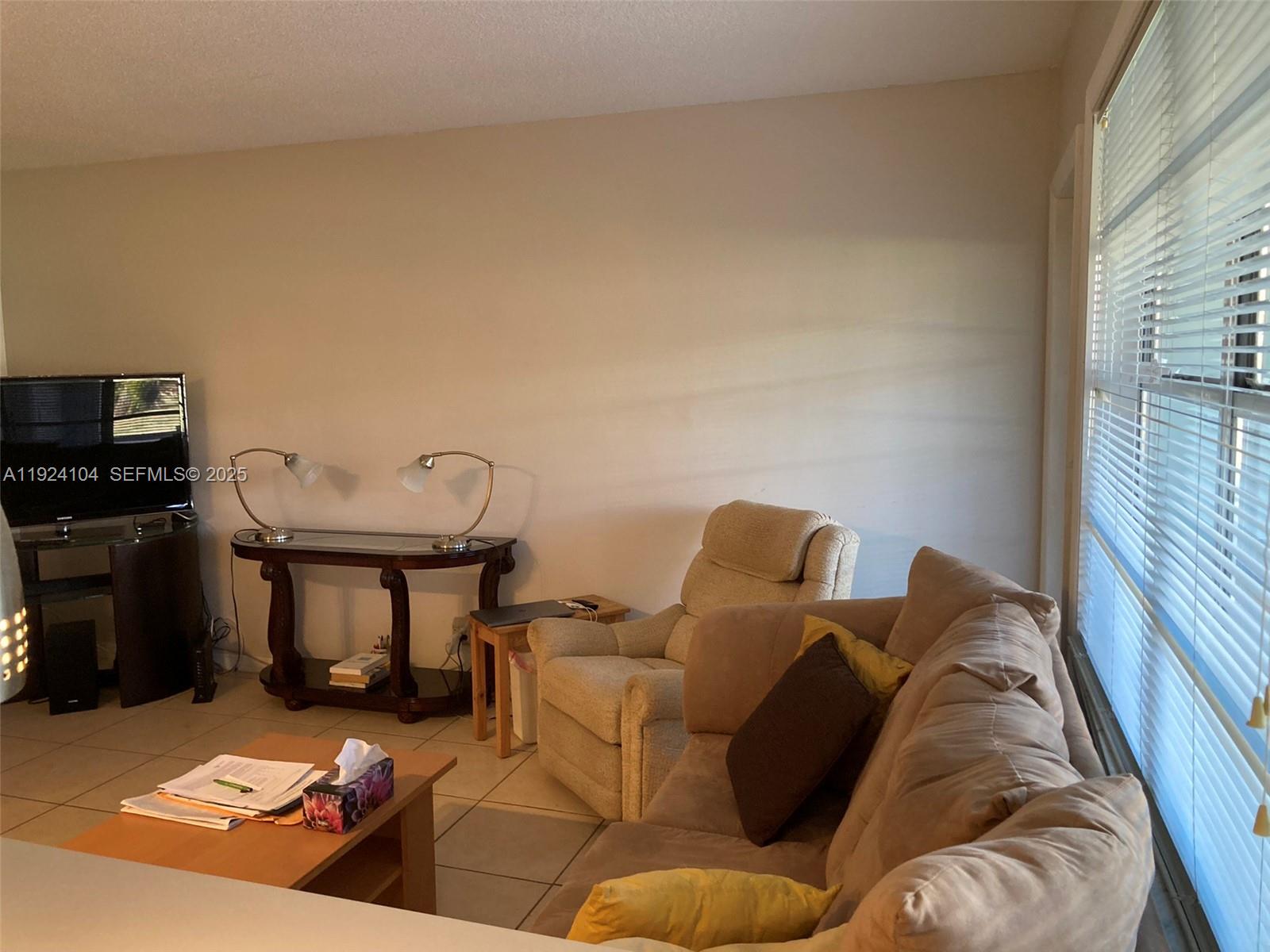 BEVERLY HILLS CONDO NUMBE - Residential