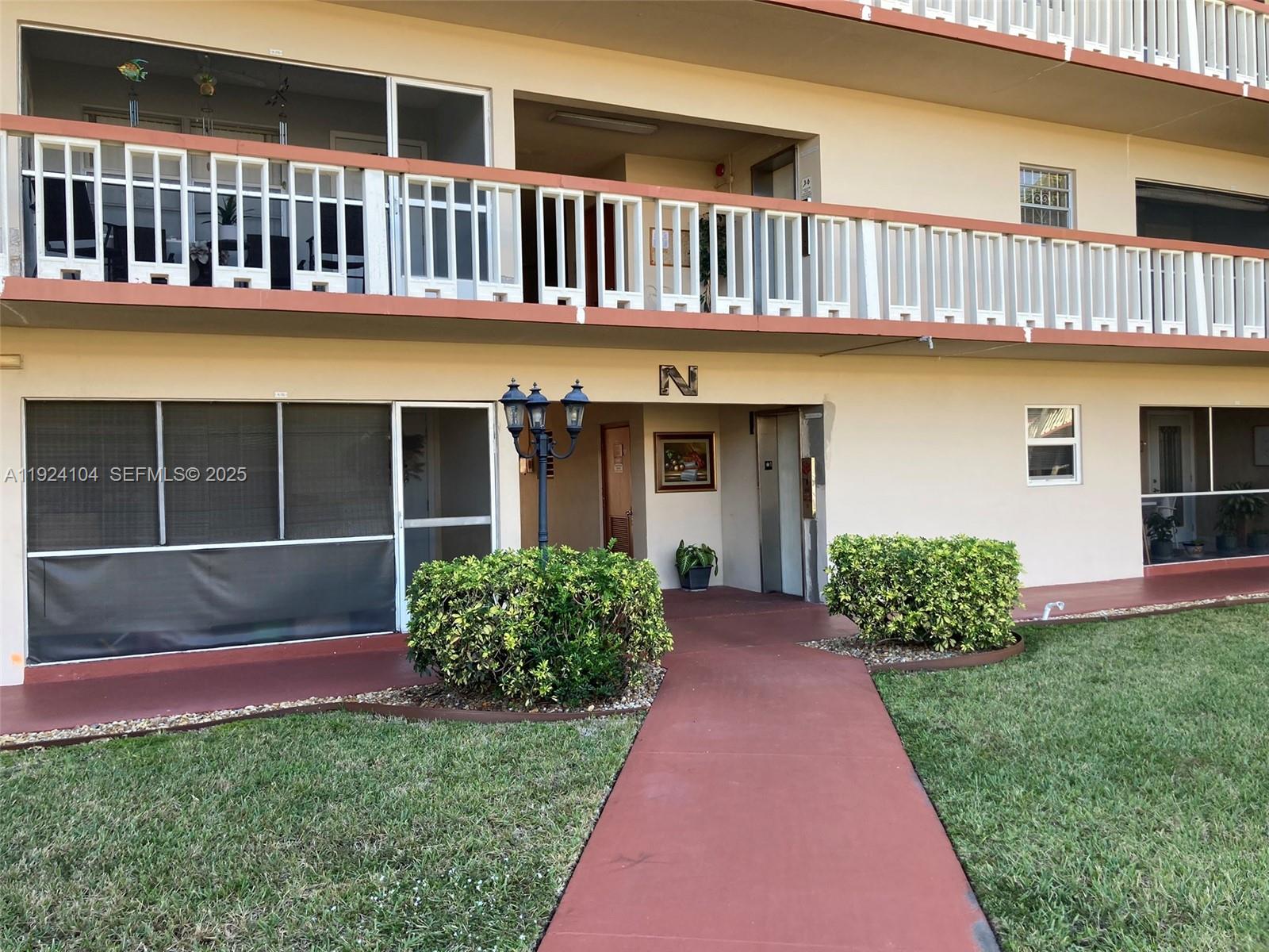 BEVERLY HILLS CONDO NUMBE - Residential