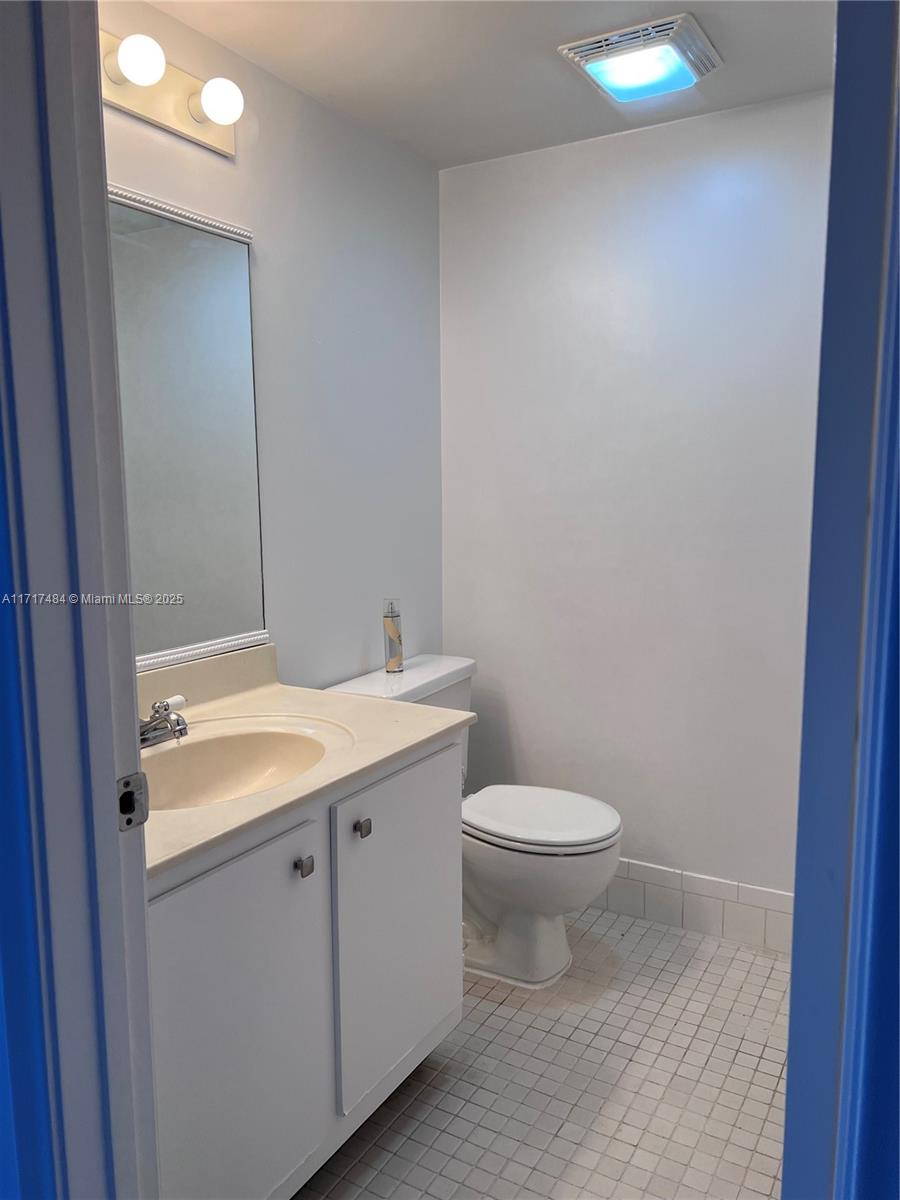 CAMBRIDGE AT CENTURY VILL - Residential Lease