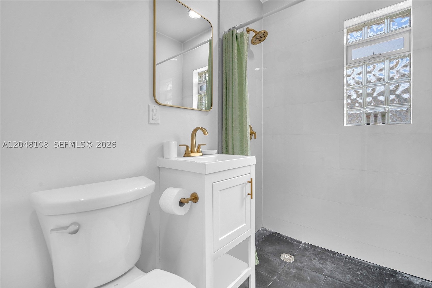 NORTH HOLLYWOOD - Residential Lease