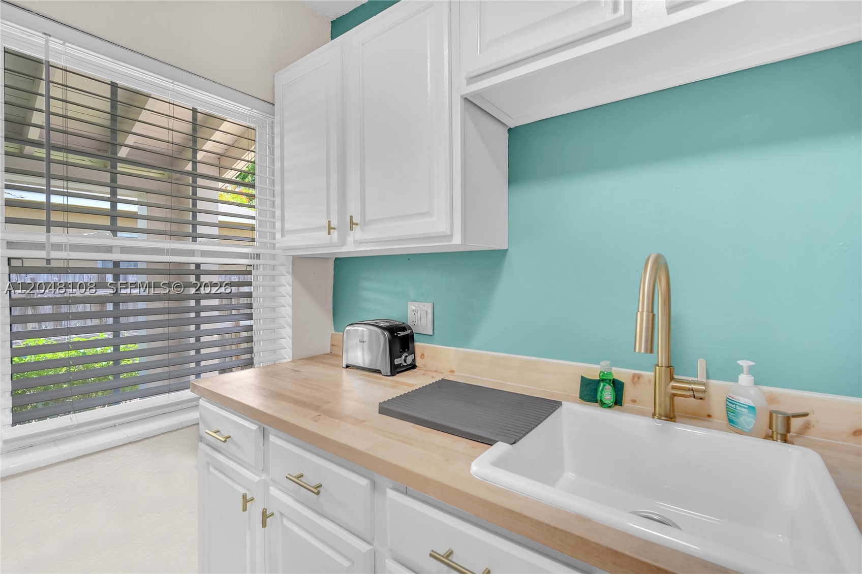 NORTH HOLLYWOOD - Residential Lease