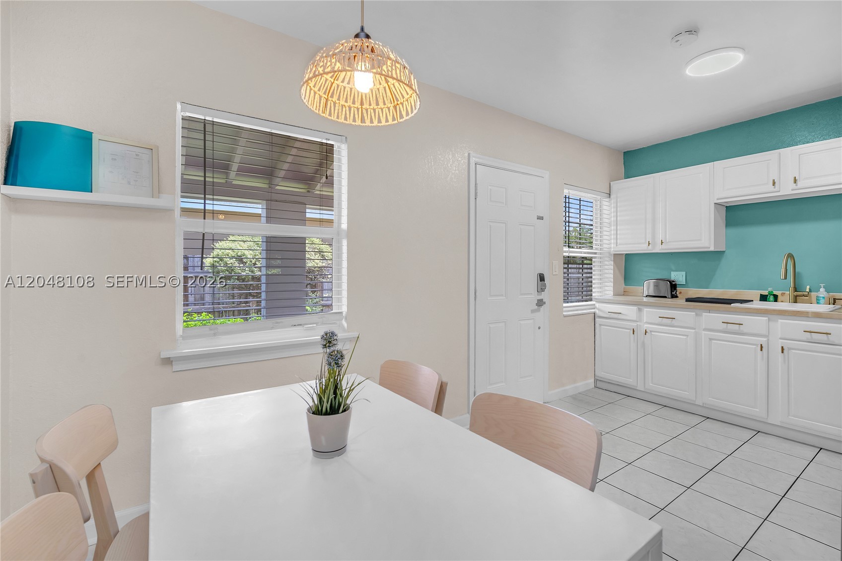NORTH HOLLYWOOD - Residential Lease