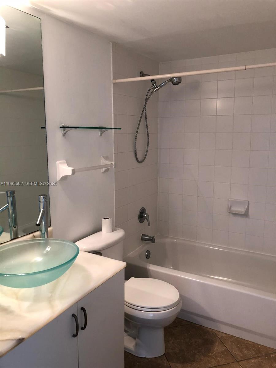 THE SAILS CONDO - Residential
