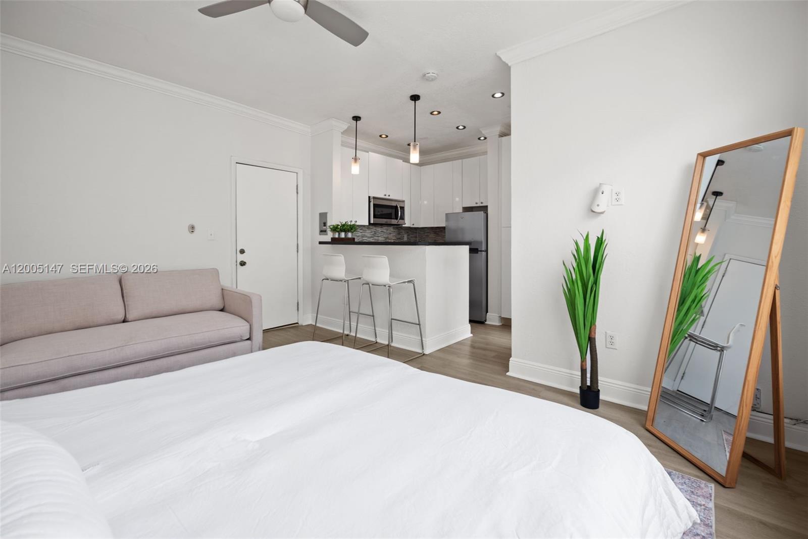 MENORES CONDO - Residential