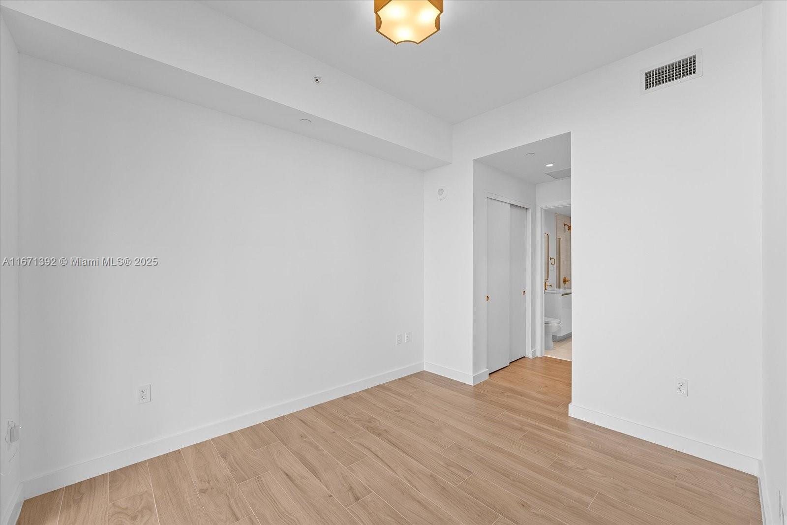 RHODES AMD NEW BISC - Residential Lease