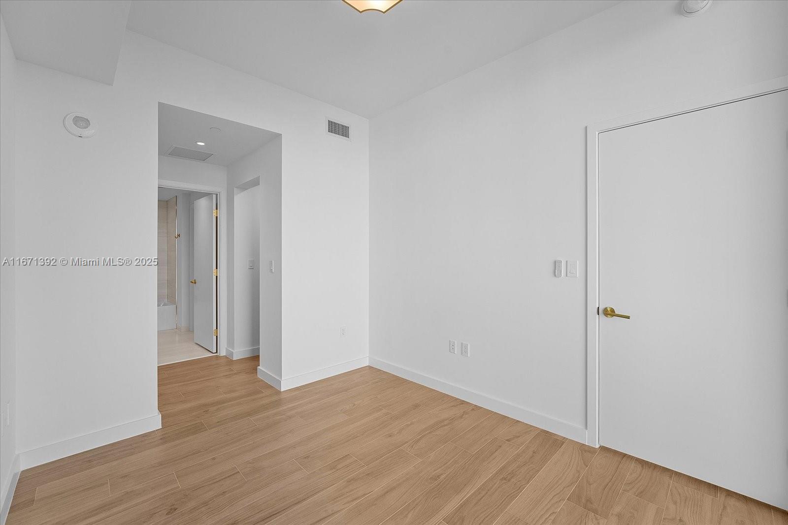 RHODES AMD NEW BISC - Residential Lease