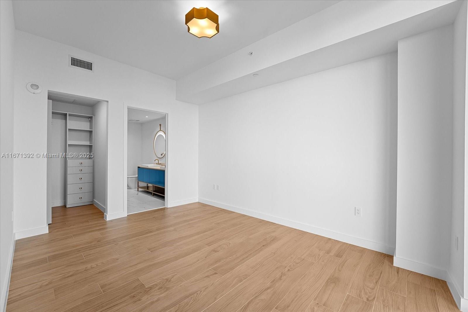 RHODES AMD NEW BISC - Residential Lease