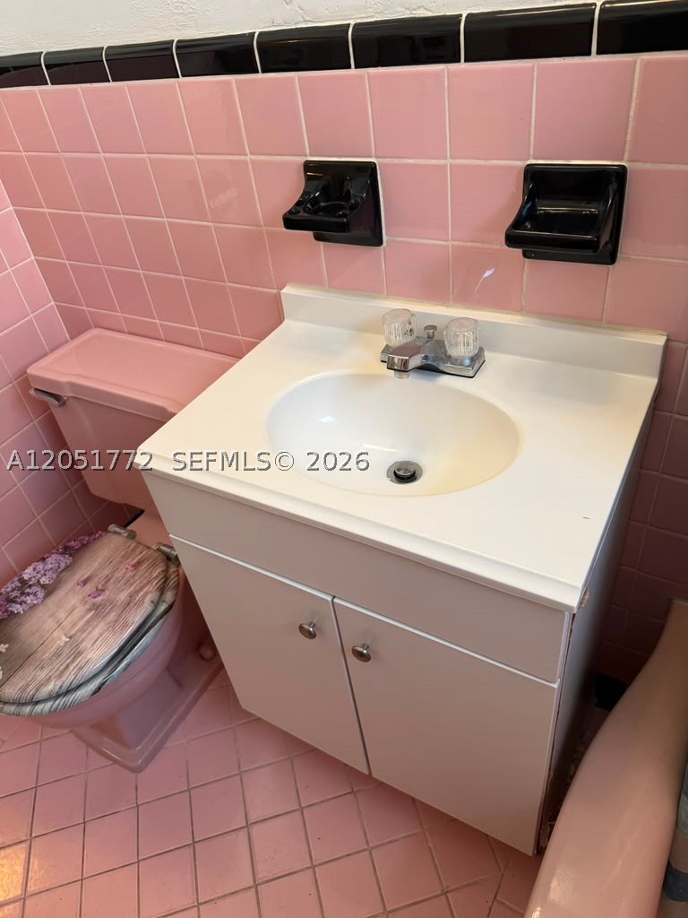 The Beverly Arms Condo - Residential Lease