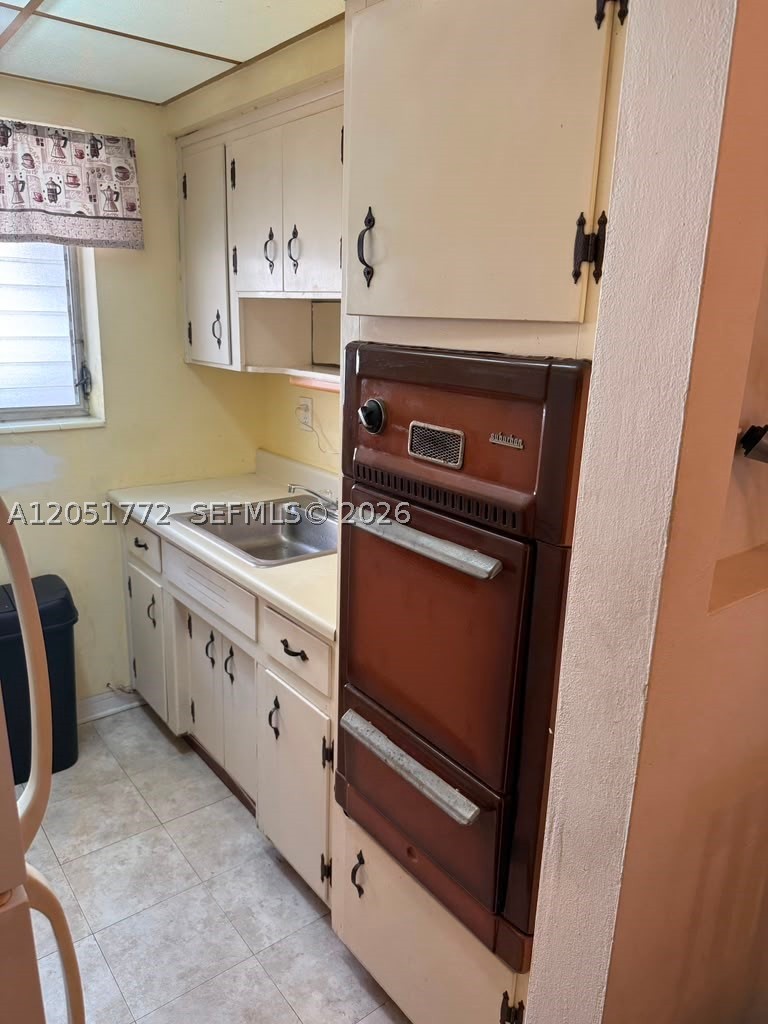 The Beverly Arms Condo - Residential Lease