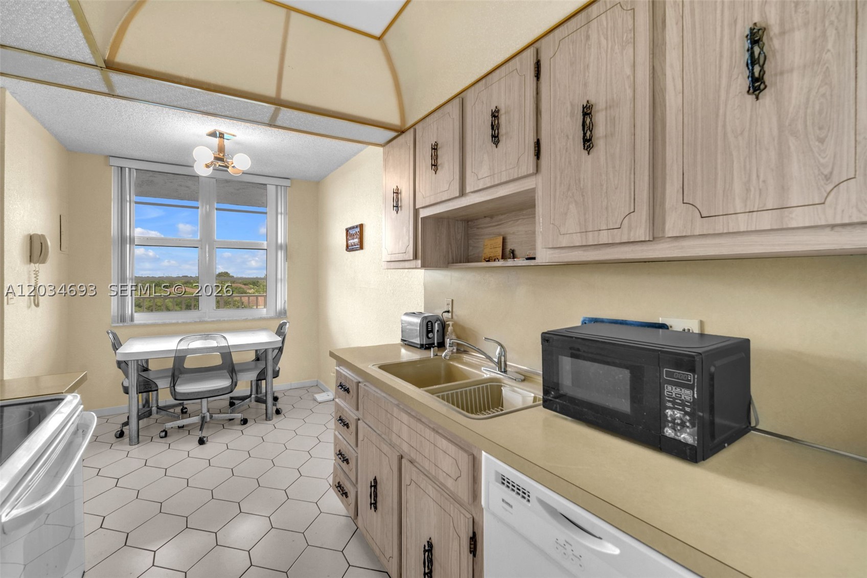 CORONADO AT JACARANDA PHA - Residential