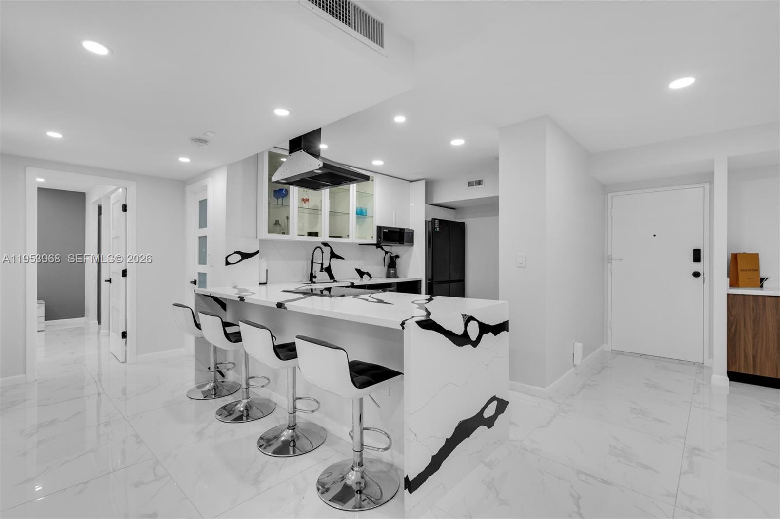 HILLCREST EAST NO 25 COND - Residential
