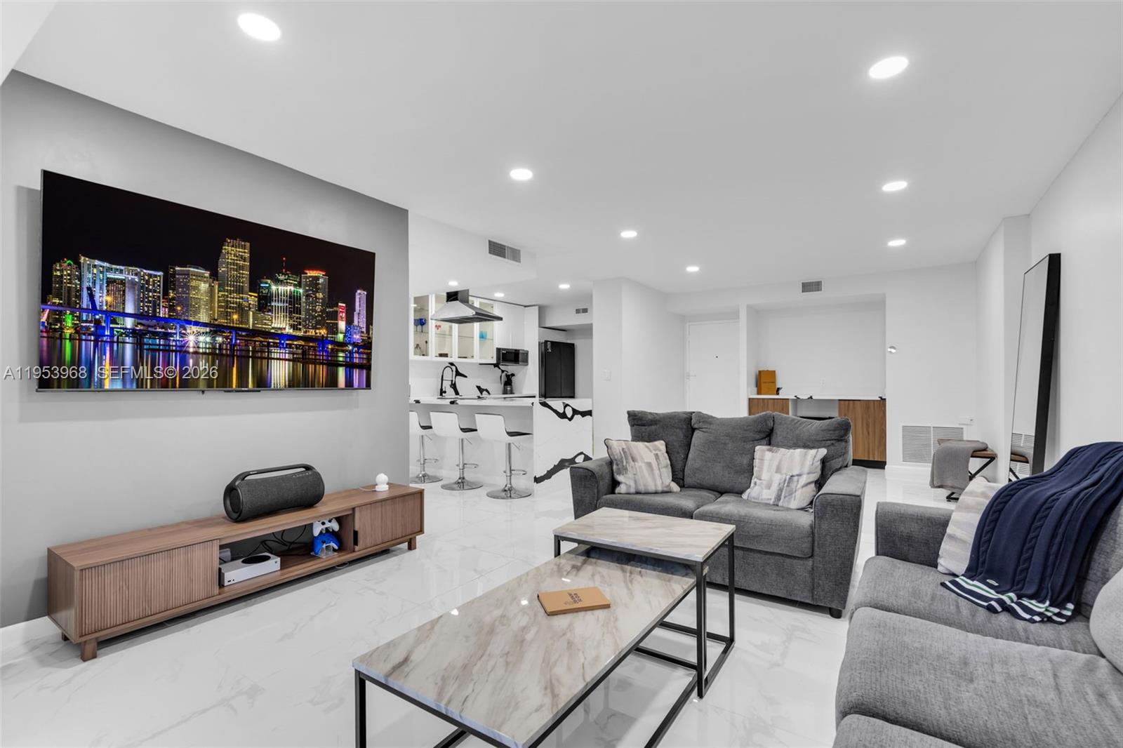 HILLCREST EAST NO 25 COND - Residential