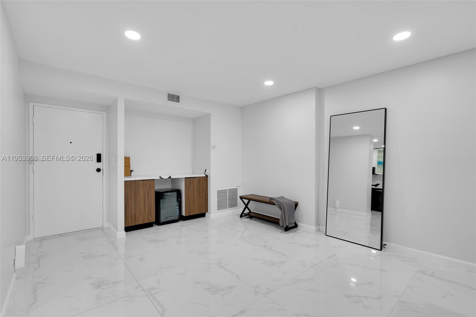 HILLCREST EAST NO 25 COND - Residential