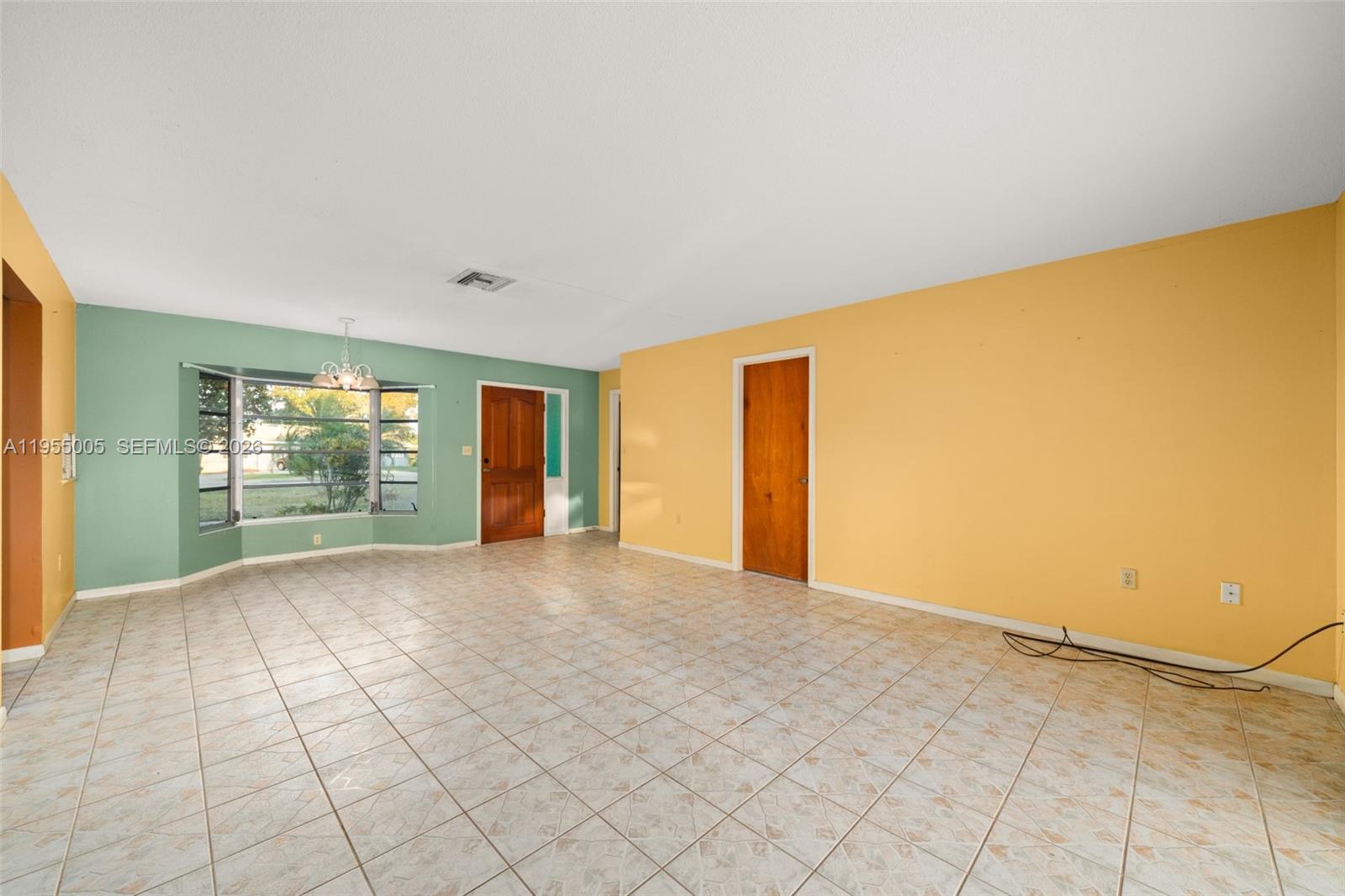 HIGHLAND TOWERS - Residential