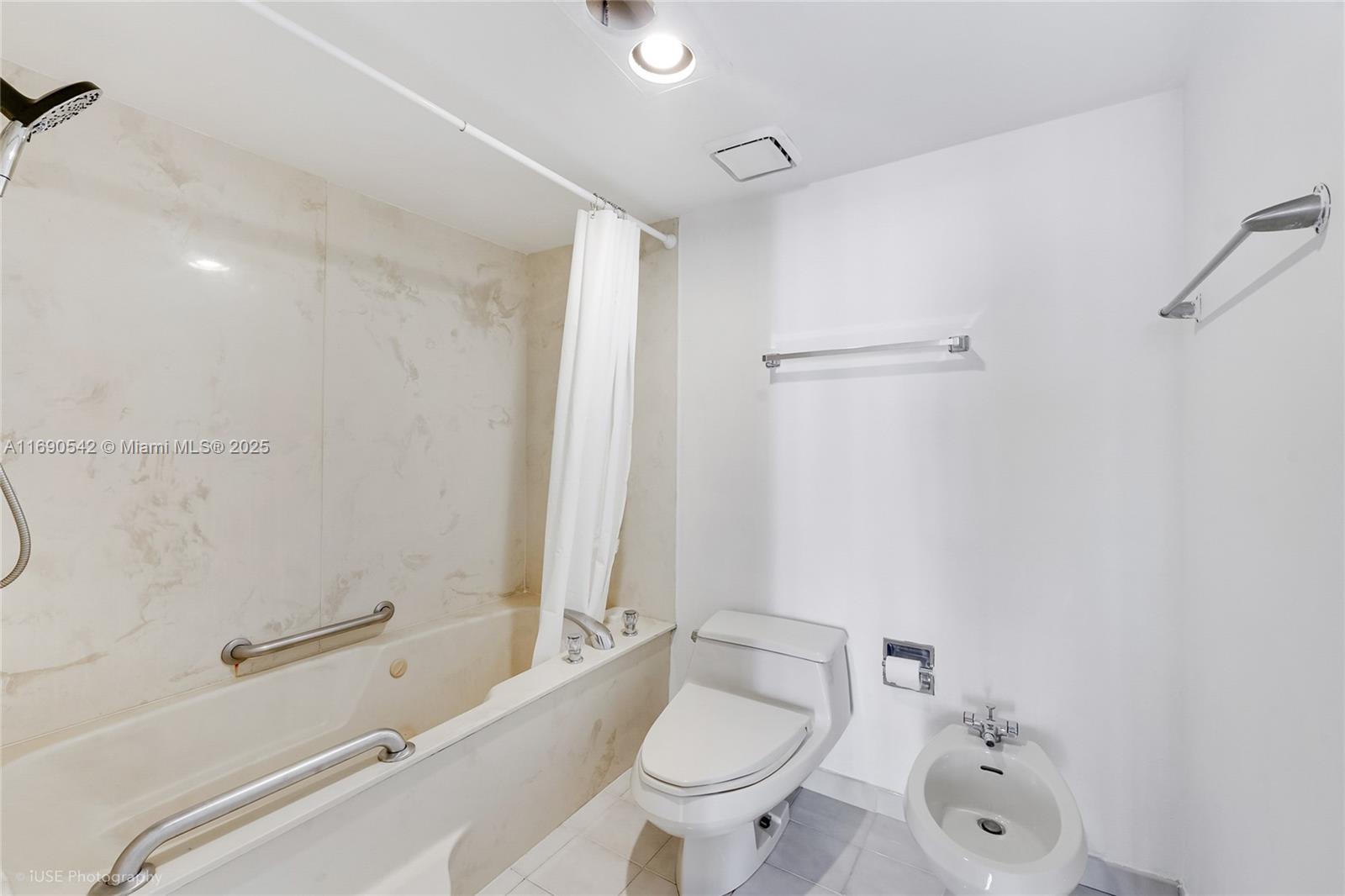 BRICKELL KEY ONE CONDO - Residential