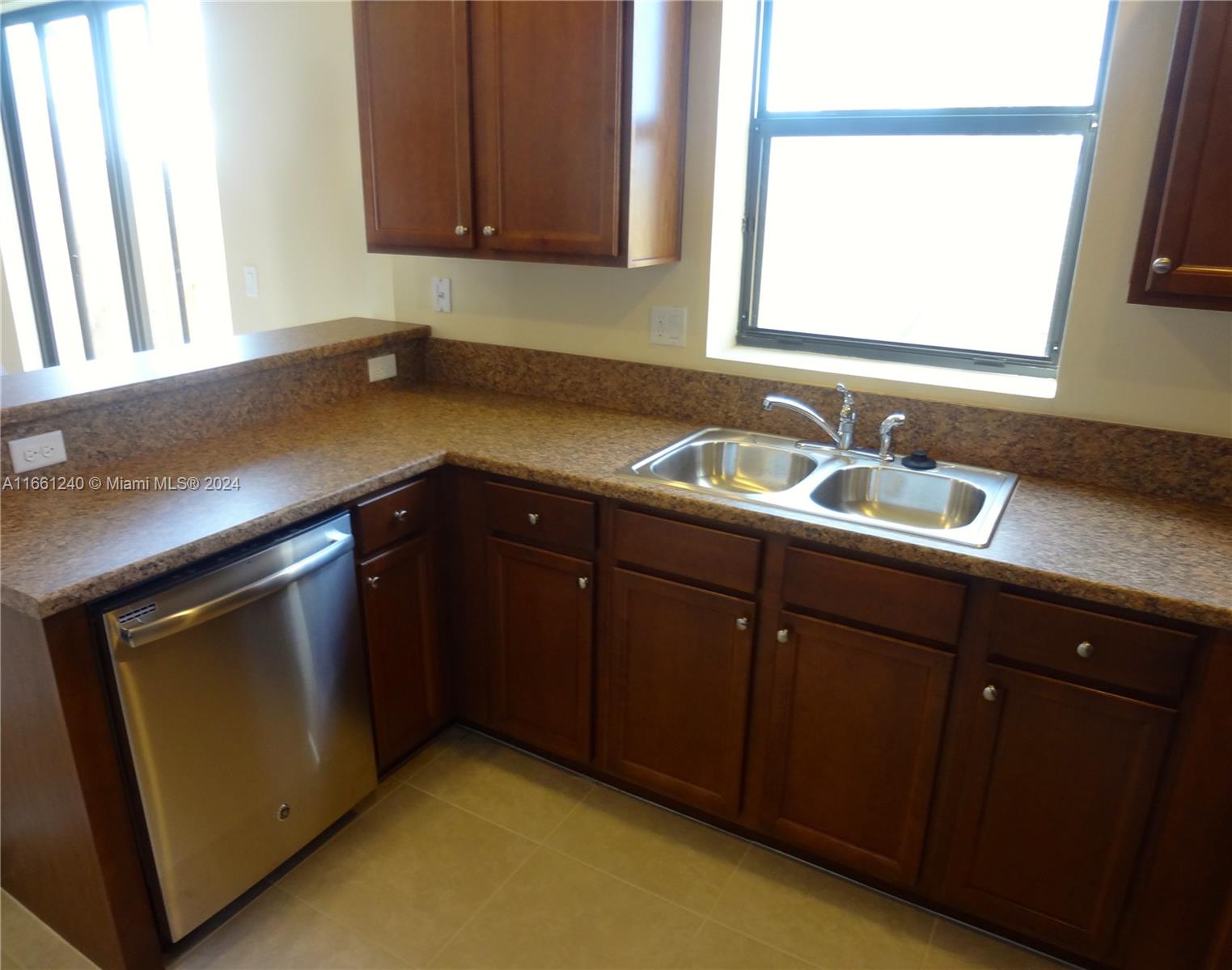 SILVER PALM WEST - Residential Lease