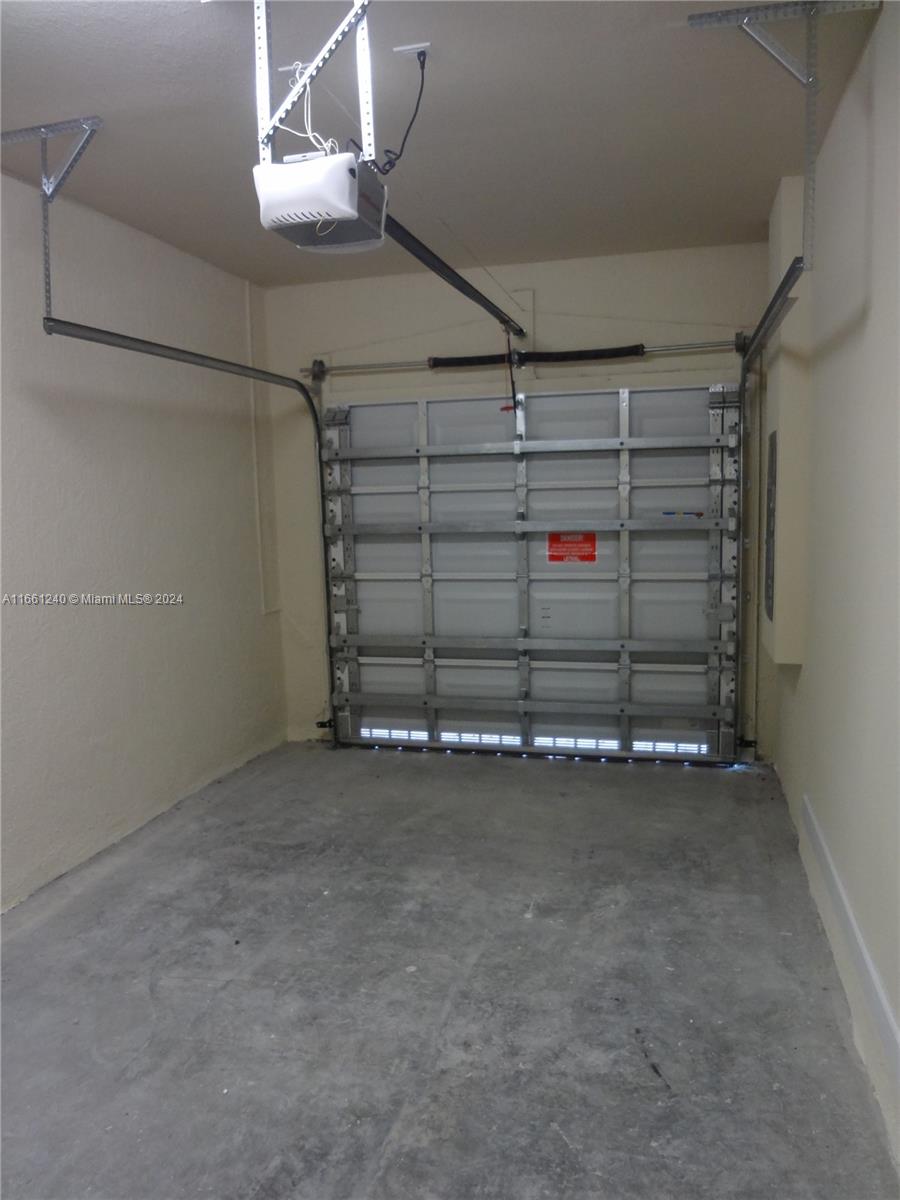 SILVER PALM WEST - Residential Lease