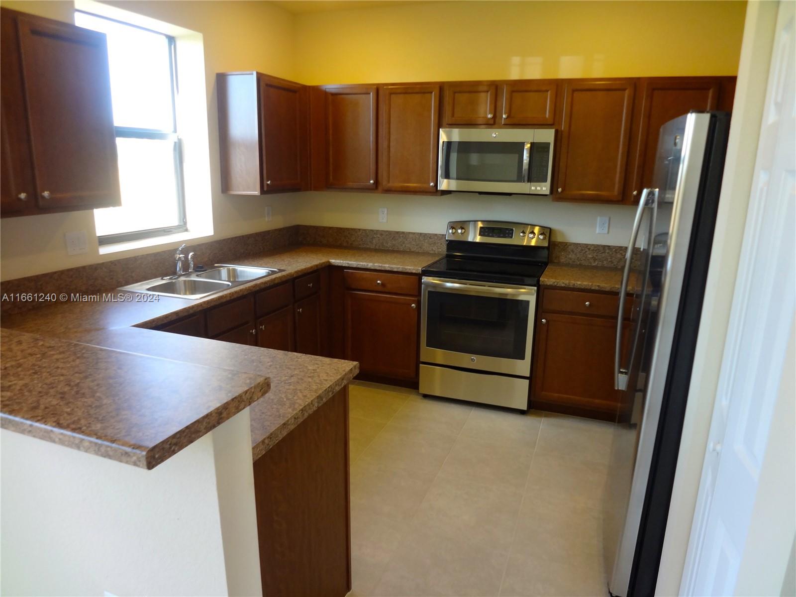 SILVER PALM WEST - Residential Lease