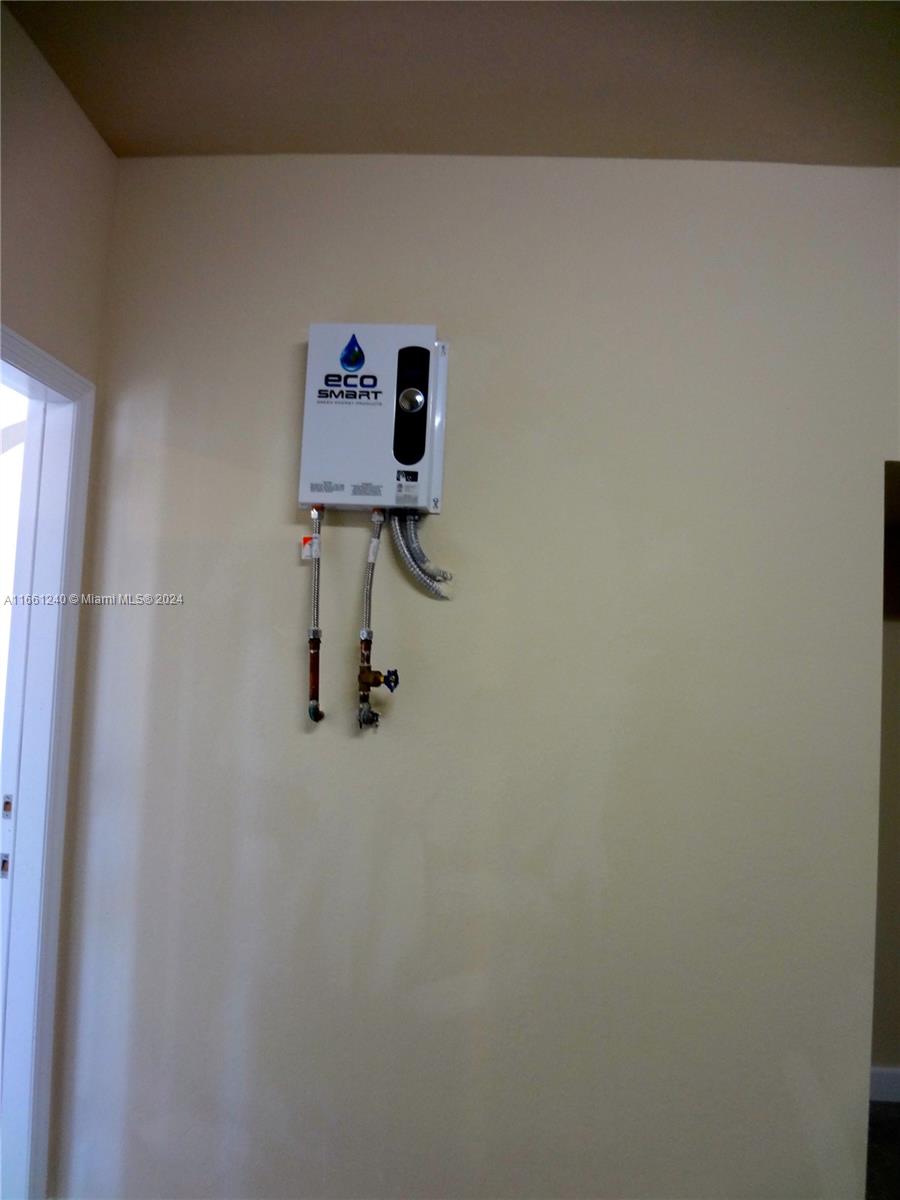 SILVER PALM WEST - Residential Lease