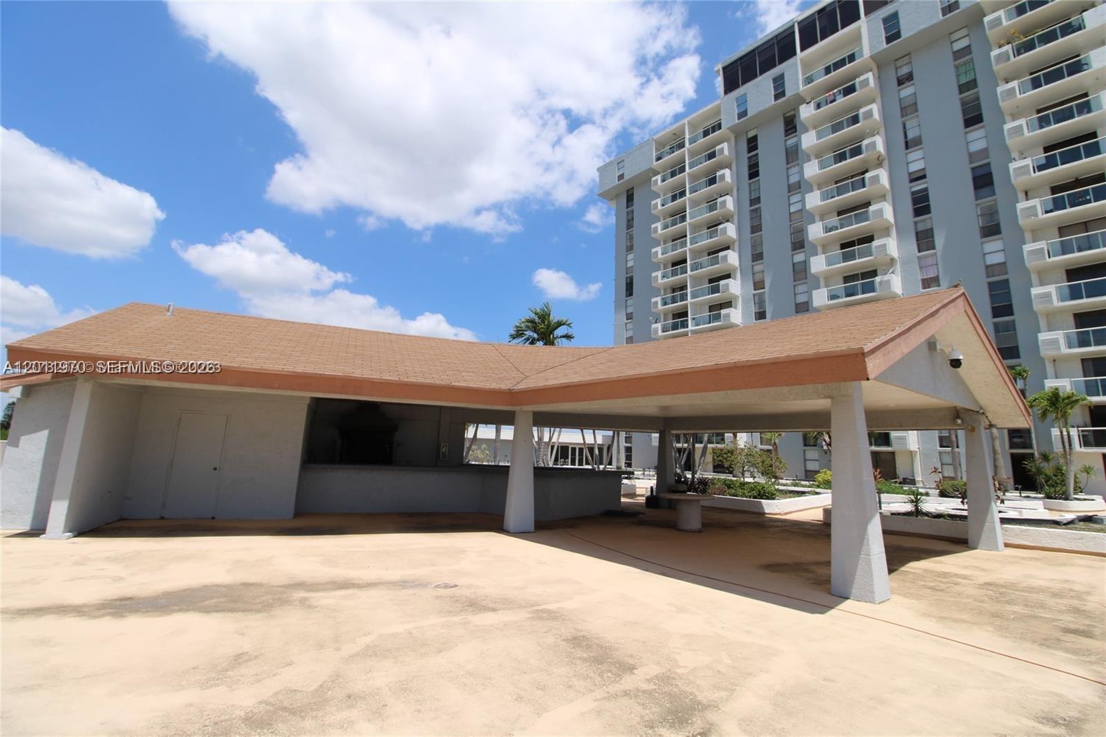 SAILBOAT CAY CONDO - Residential