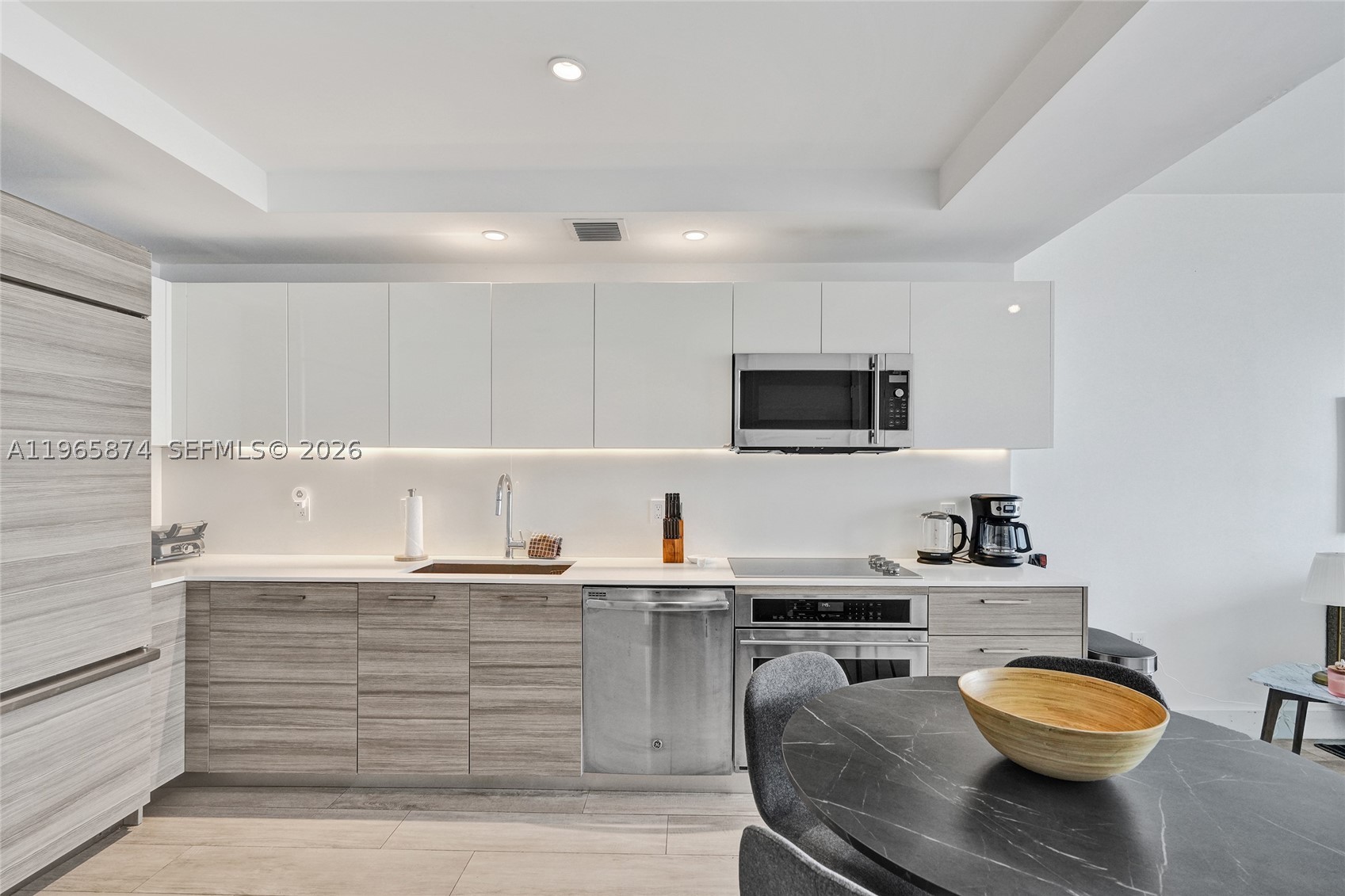 3401 MIDTOWN CONDO - Residential