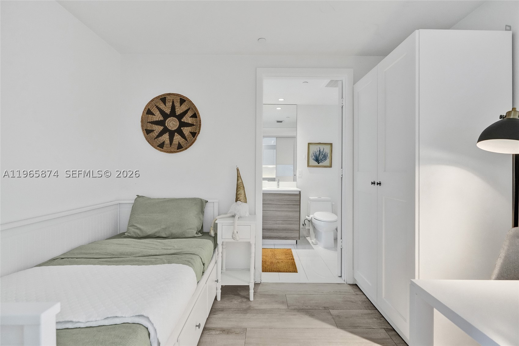 3401 MIDTOWN CONDO - Residential