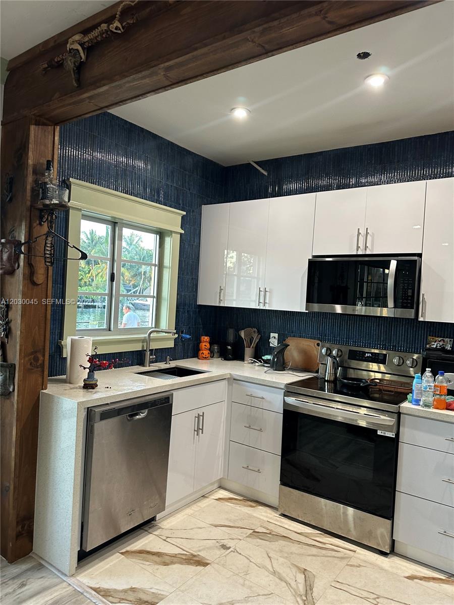 NORMANDY SHORES APTS COND - Residential Lease