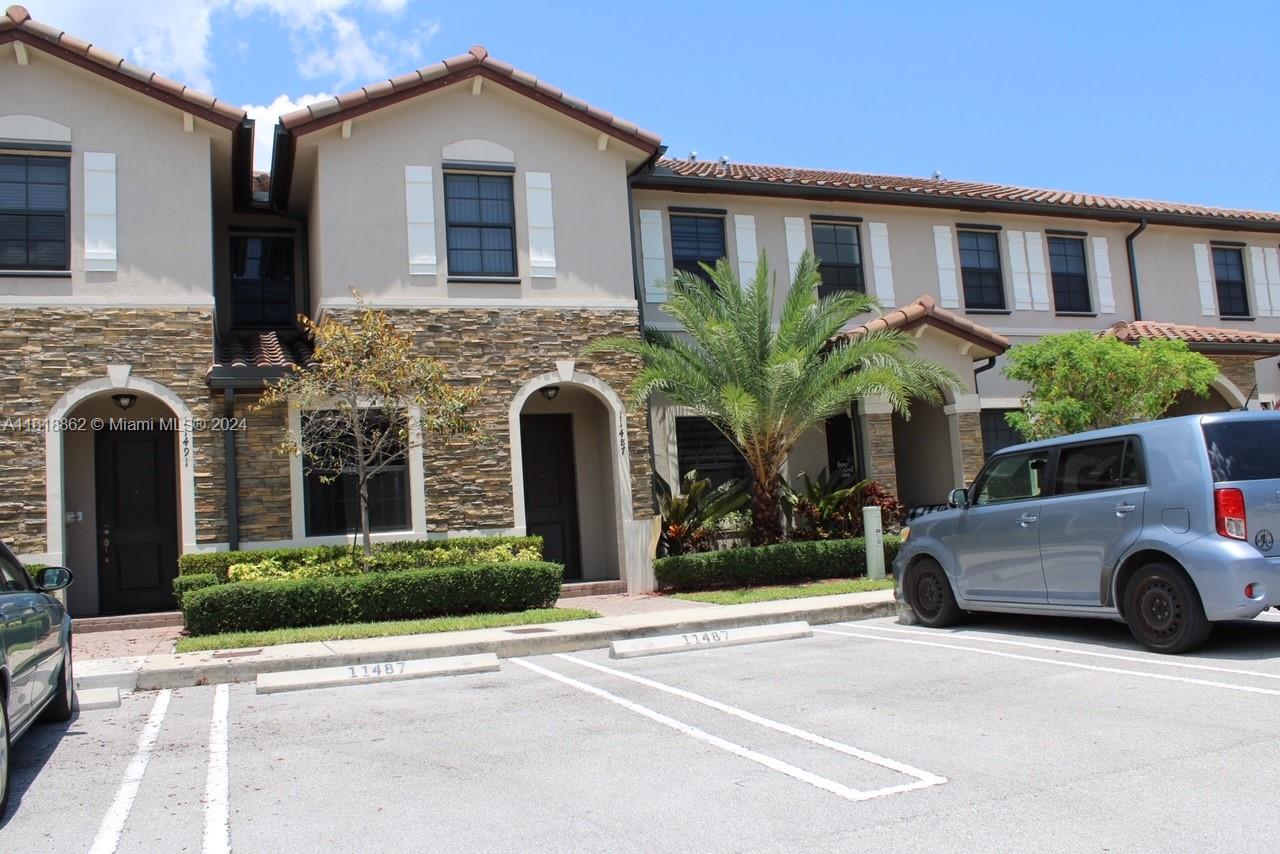 COCO PALM ESTATES - Residential Lease