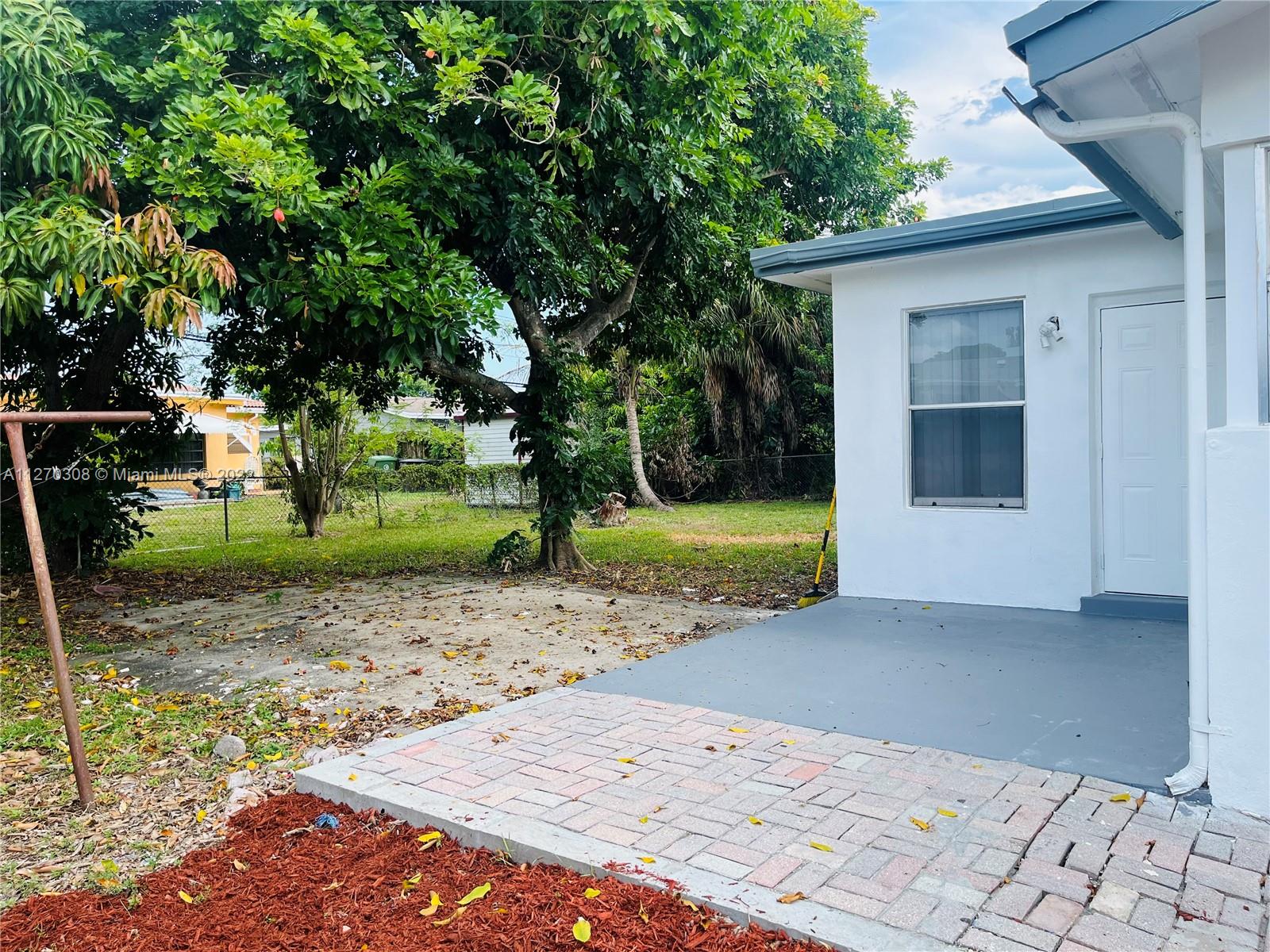 MELROSE MANOR - Residential