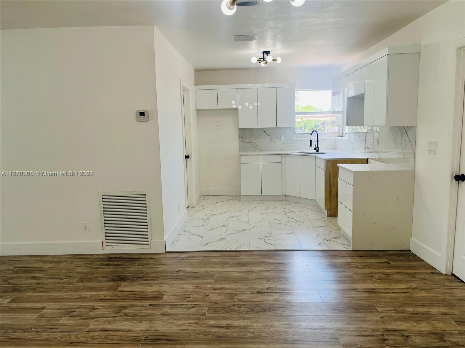 MELROSE MANOR - Residential