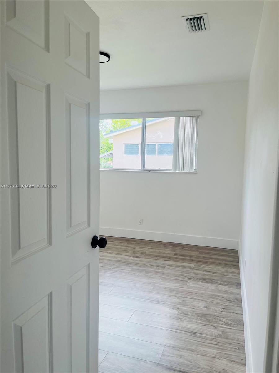 MELROSE MANOR - Residential
