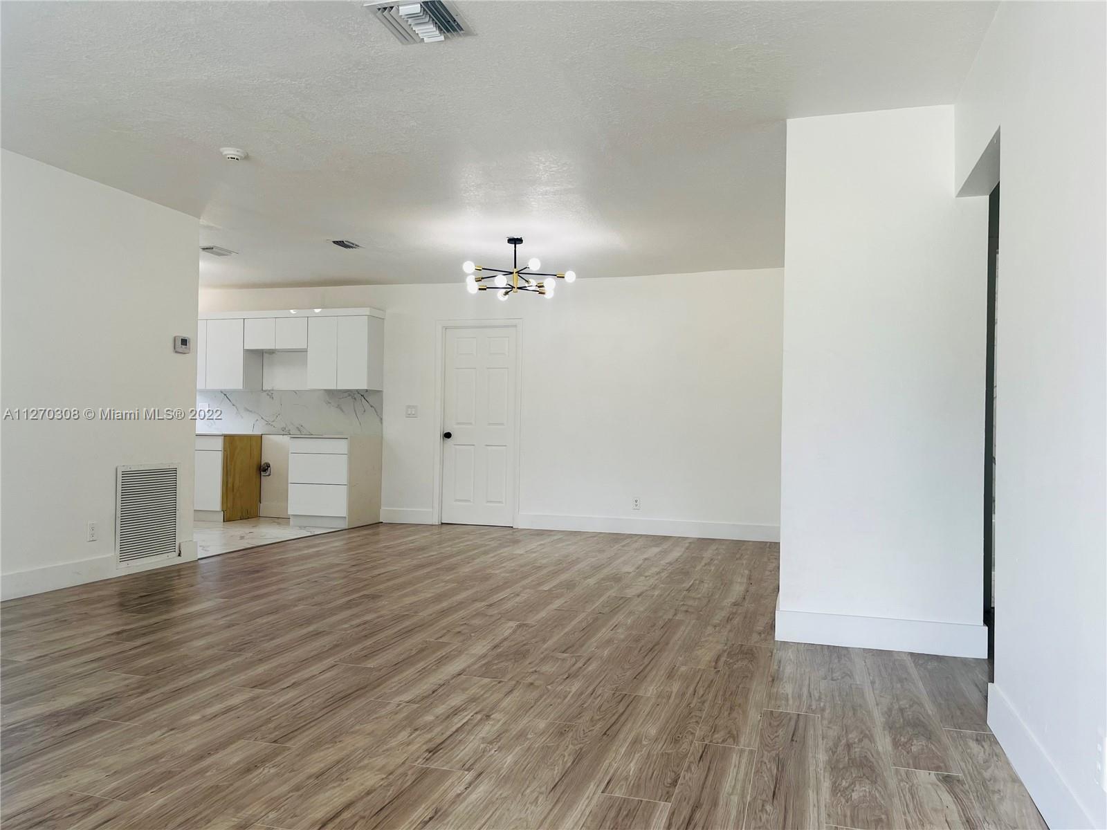 MELROSE MANOR - Residential