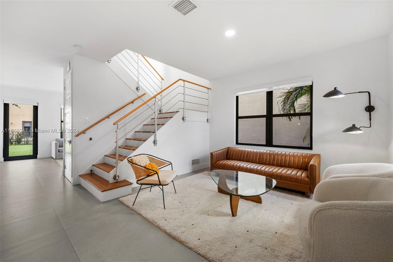 CHAMPION LAKES - Residential