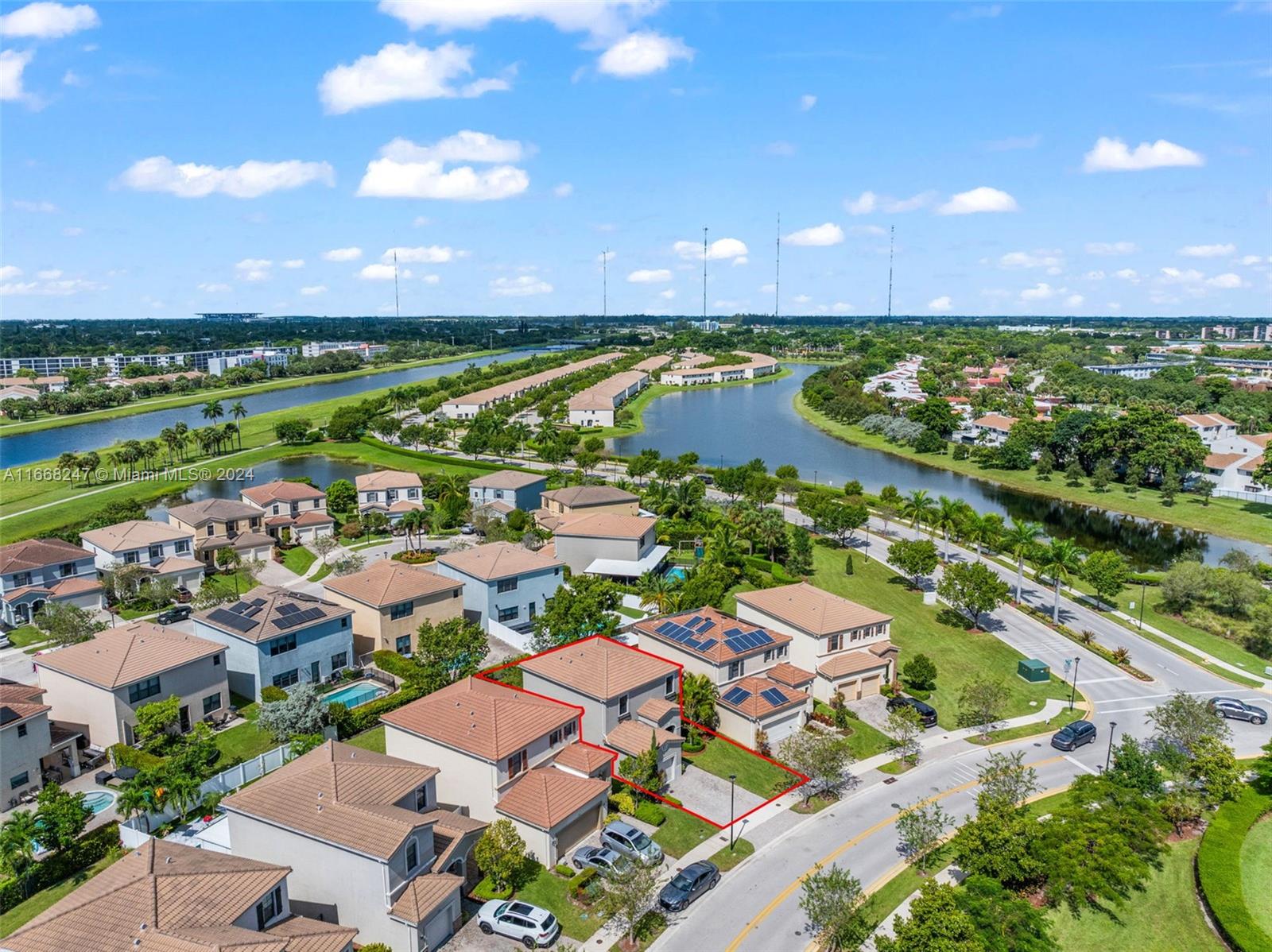 CHAMPION LAKES - Residential