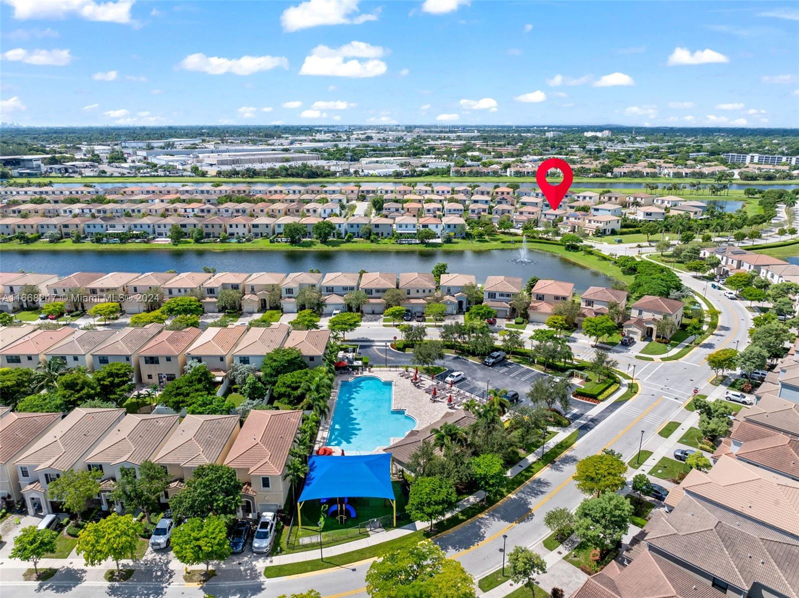 CHAMPION LAKES - Residential