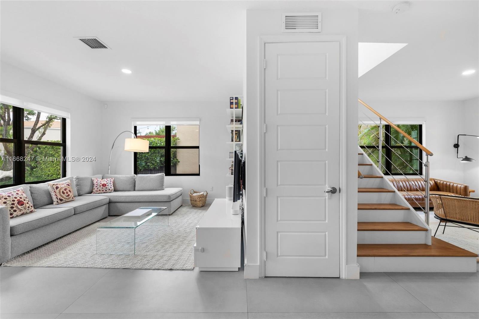 CHAMPION LAKES - Residential