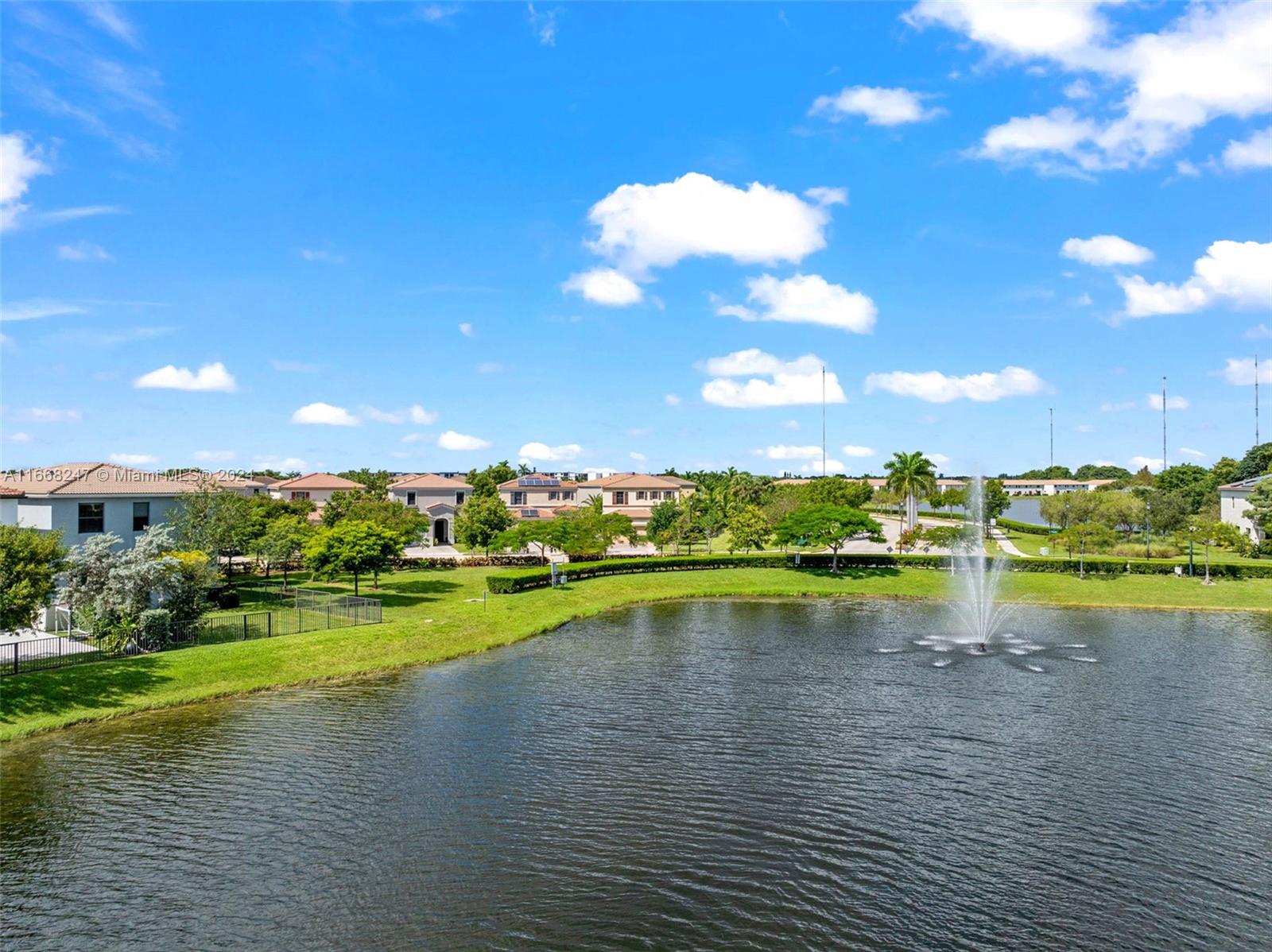 CHAMPION LAKES - Residential