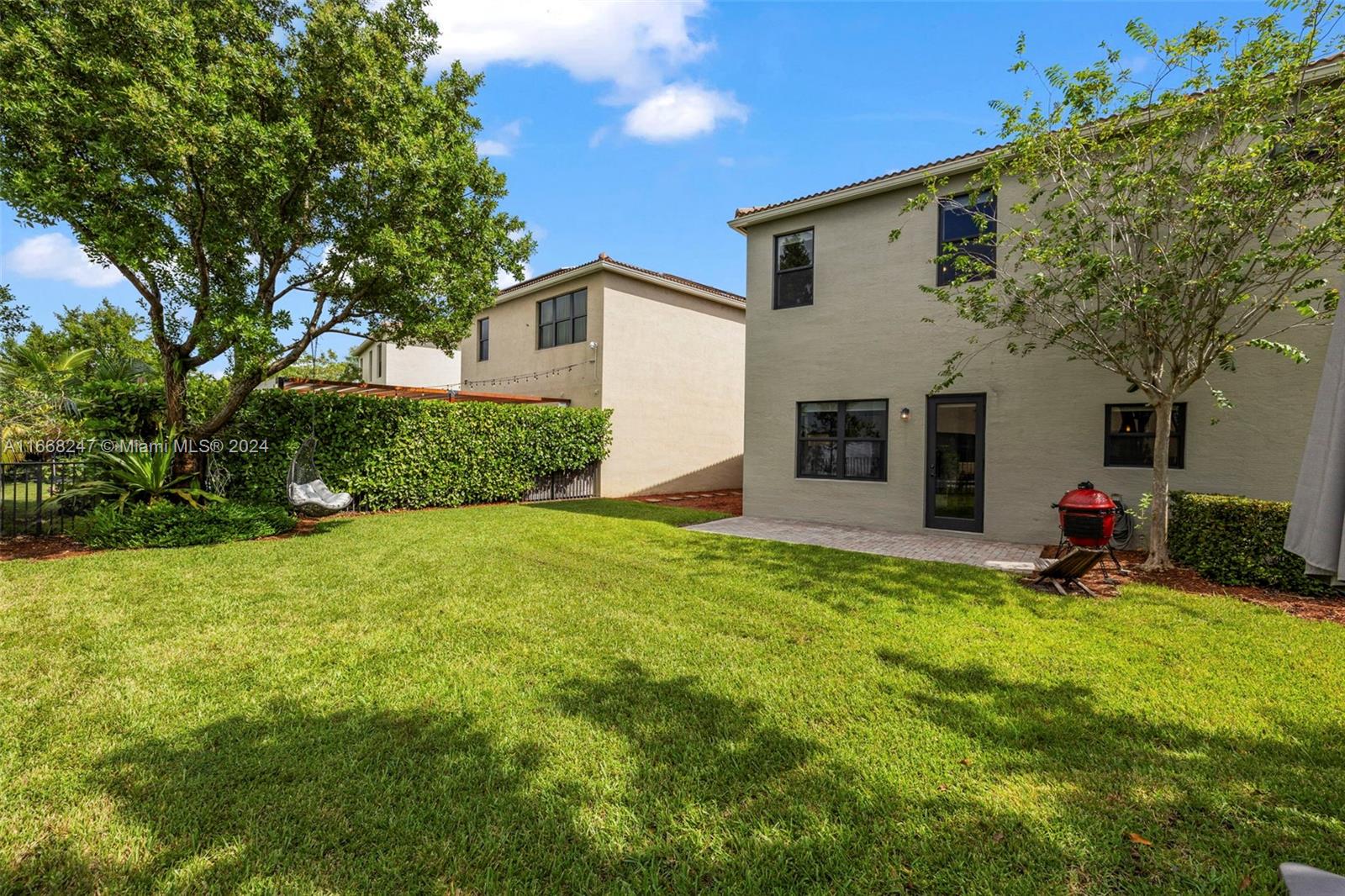 CHAMPION LAKES - Residential