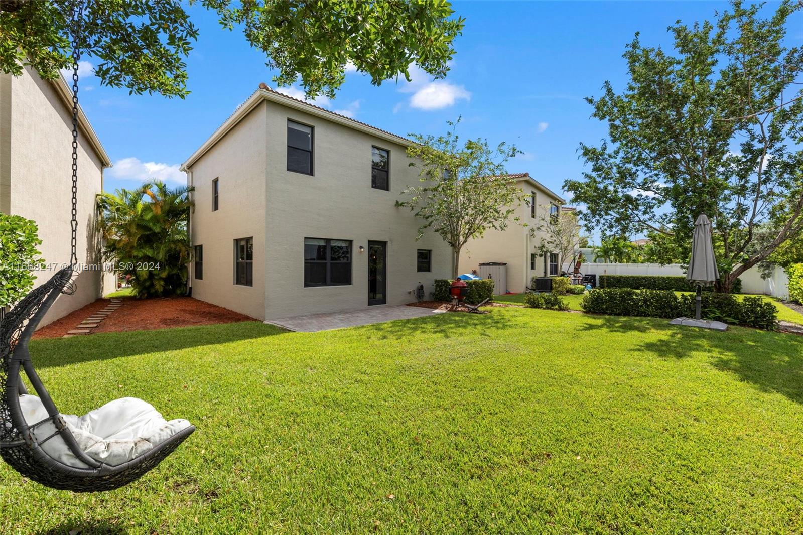 CHAMPION LAKES - Residential