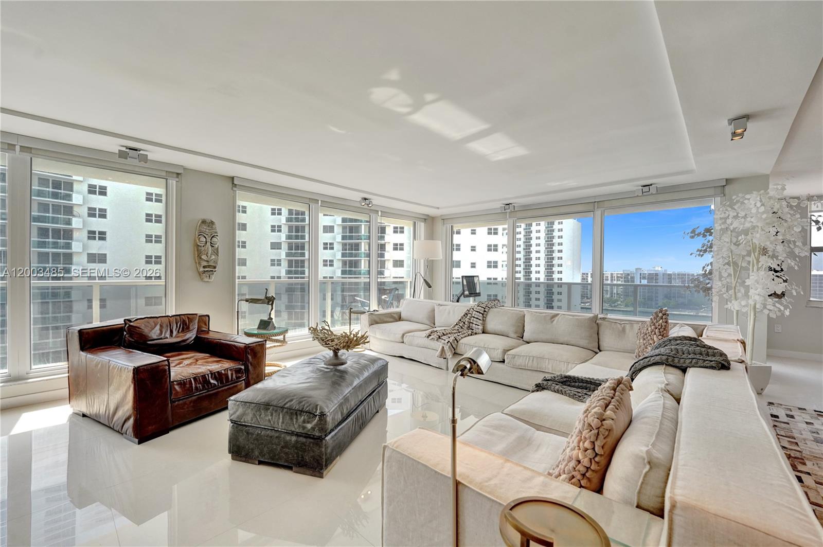 AQUARIUS CONDO - Residential